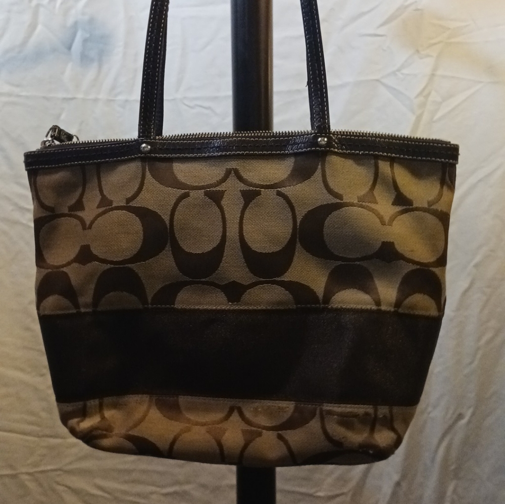 Coach purse - Picture 2 of 3